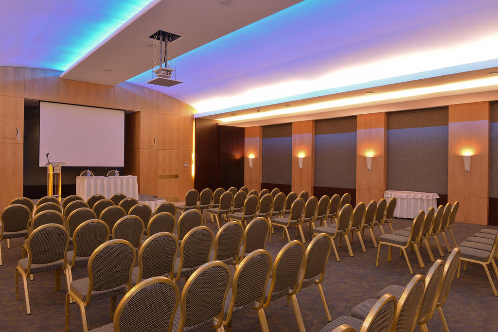 Coral Beirut Al Hamra Hotel Exterior foto