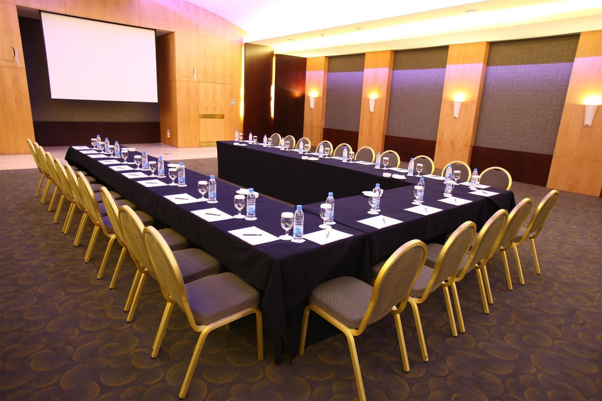 Coral Beirut Al Hamra Hotel Exterior foto