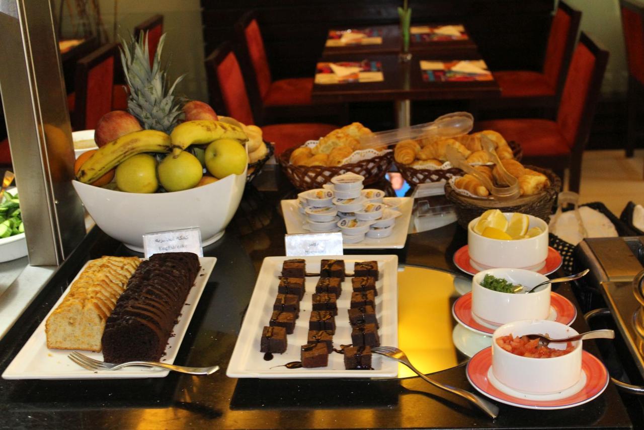 Coral Beirut Al Hamra Hotel Exterior foto