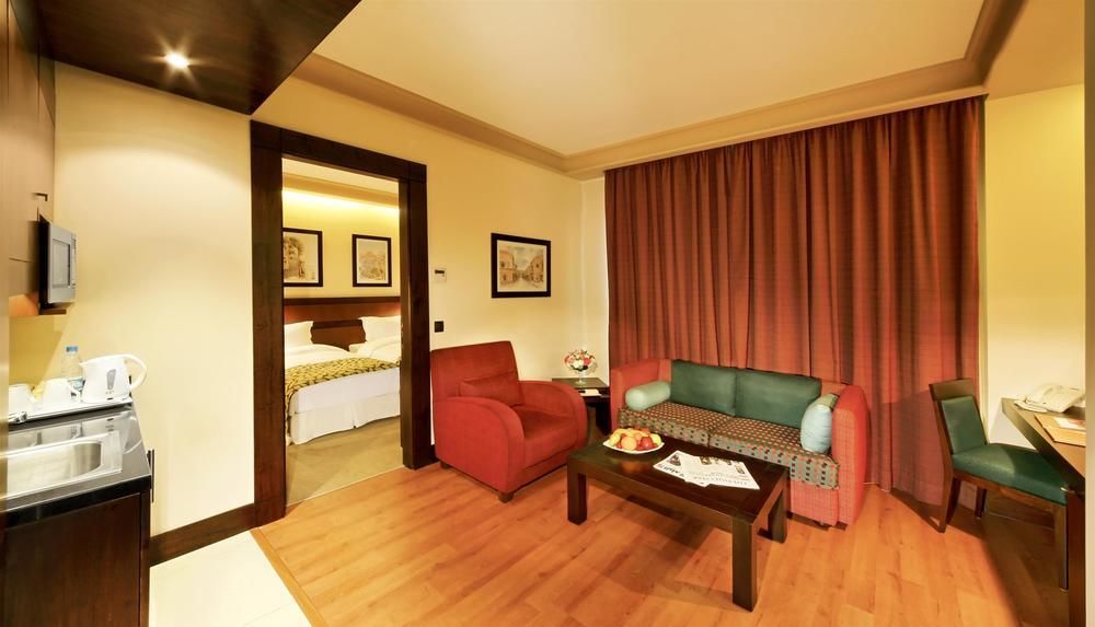 Coral Beirut Al Hamra Hotel Exterior foto