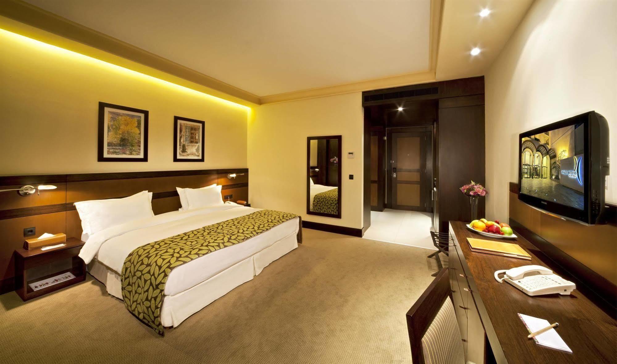 Coral Beirut Al Hamra Hotel Zimmer foto