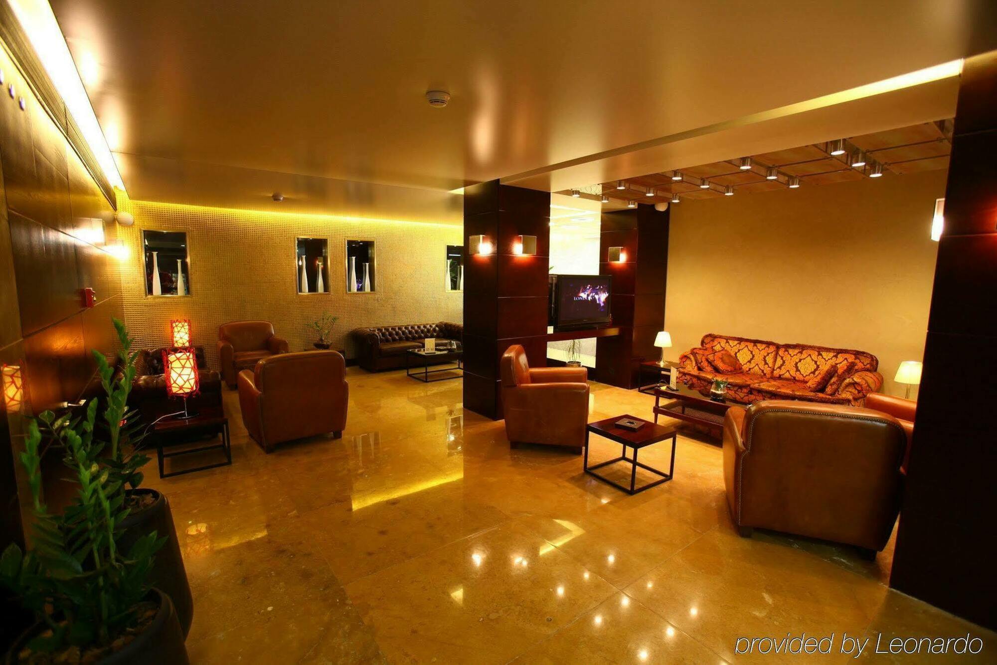 Coral Beirut Al Hamra Hotel Interior foto